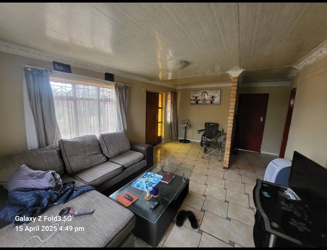 3 BEDROOM FREESTANDING FOR SALE IN KANANA